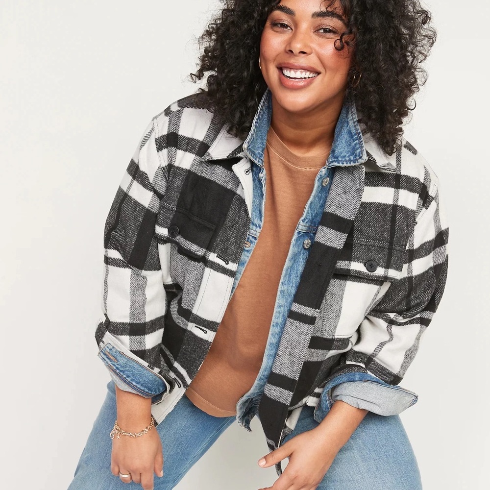 old navy black and white shaket